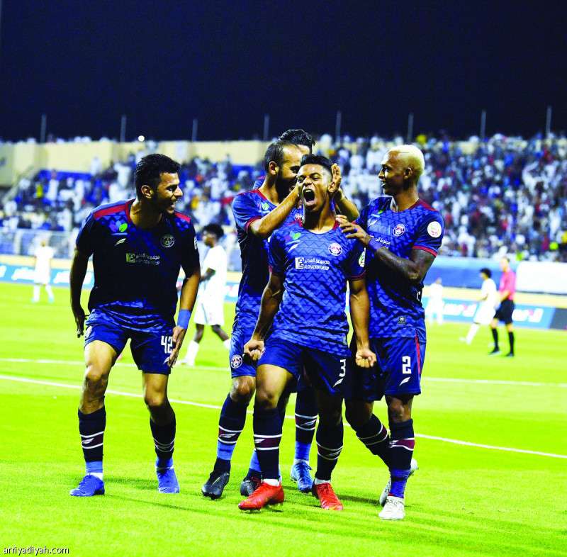 حسين العيسى 