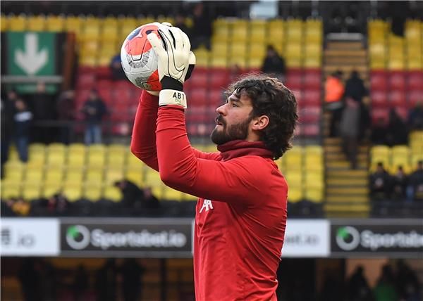 أليسون بيكر