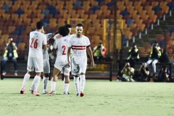 زيزو مع لاعبي الزمالك 