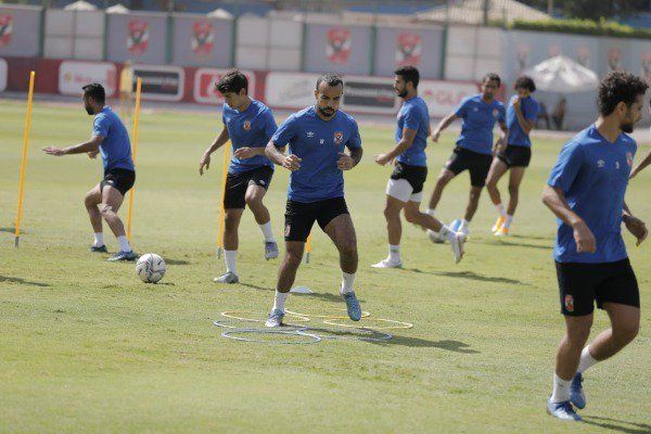 لاعبو الأهلي