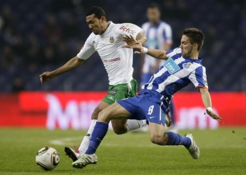 2011-02-062011-02-06t195630z_01_mvi12_rtridsp_3_soccer-europe-portugal_reuters