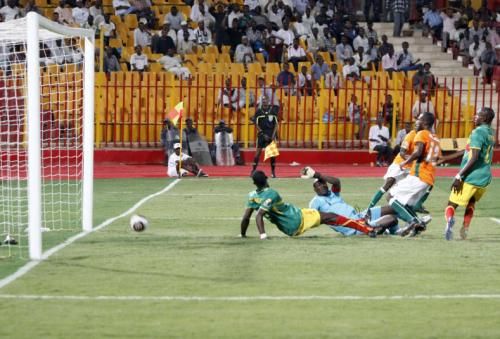 2011-02-062011-02-06t232359z_01_sud09_rtridsp_3_soccer-africa_reuters