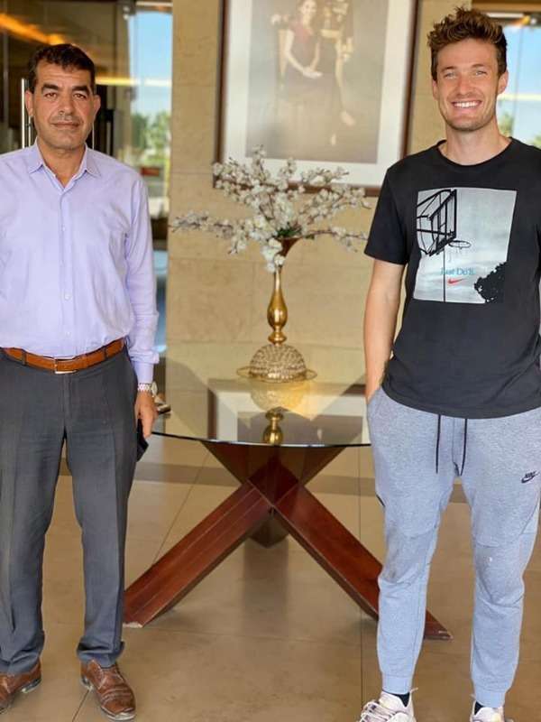 أبو حماد ورافايل