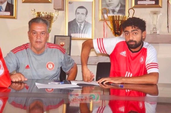 من تقديم اللاعبين