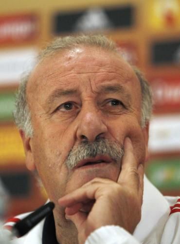 2010-11-16t145904z_01_rfm01_rtridsp_3_soccer-portugal_reuters