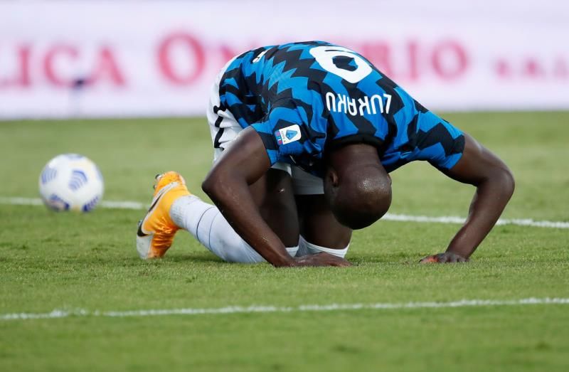 2020-09-30t162619z_122069491_up1eg9u19nvc9_rtrmadp_3_soccer-italy-ben-int-report_reuters