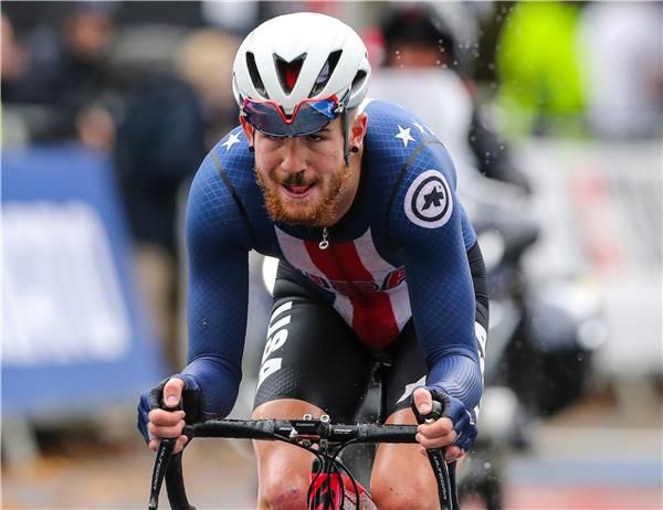  كوين سيمونز