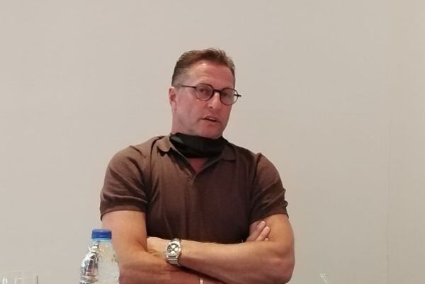 بوركلمانز خلال حديثه لوسائل الاعلام اليوم