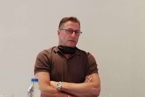 بوركلمانز خلال حديثه لوسائل الاعلام اليوم