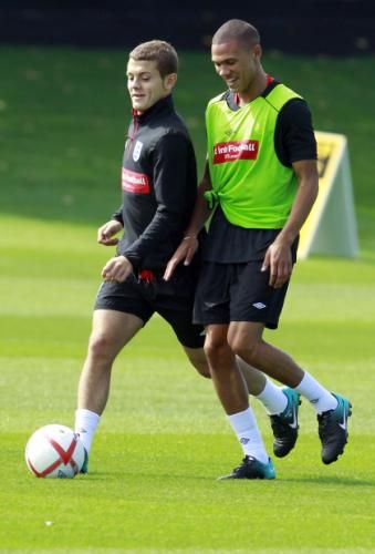 جاك ويلشر ( يسار)