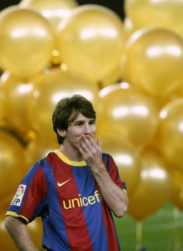 2011-01-122011-01-12t221957z_01_bar101_rtridsp_3_soccer-spain_reuters