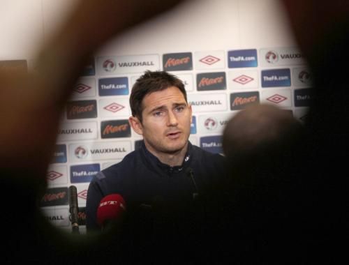 2011-02-082011-02-08t163917z_01_pnn04_rtridsp_3_soccer-friendly_reuters