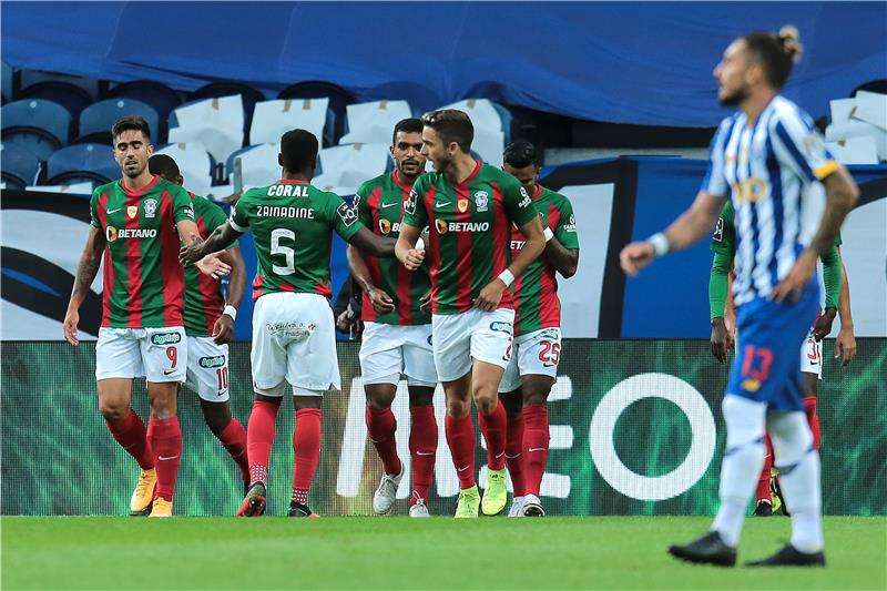 لاعبو ماريتيمو 