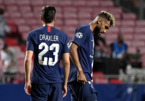 موتينج (يمين)