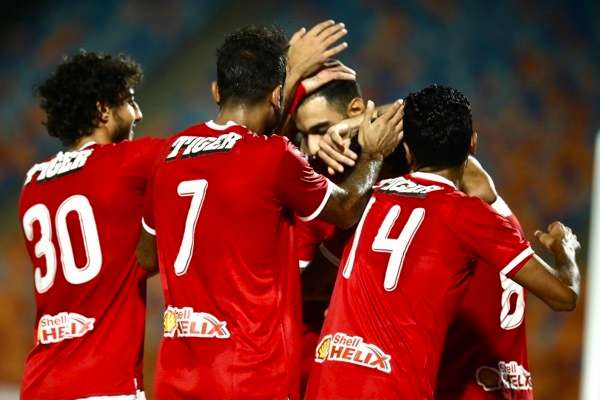 لاعبو الأهلي