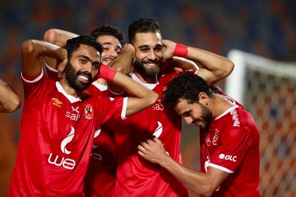 لاعبو الأهلي 