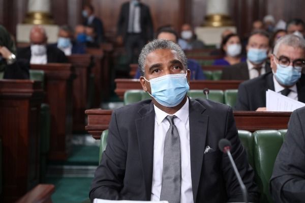 وزير الرياضة كمال دقيش خلال حضوره بالبرلمان التونسي