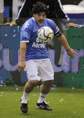 2010-10-16t232418z_01_bas04_rtridsp_3_soccer_reuters