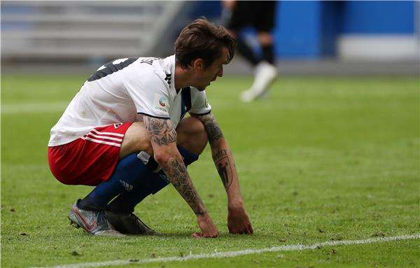 أدريان فين بقميص هامبورج