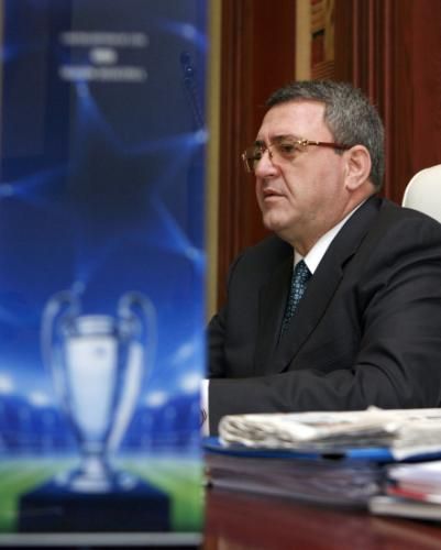 2011-02-092011-02-09t123954z_01_tir03_rtridsp_3_soccer-albania-stadium_reuters