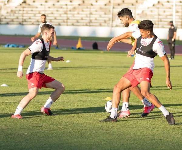 من معسكر منتخب تونس