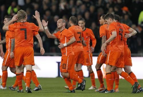 2011-02-092011-02-09t205621z_01_mkn190_rtridsp_3_soccer-friendly_reuters