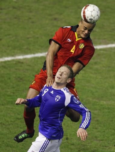 2011-02-092011-02-09t202932z_01_thr106_rtridsp_3_soccer-friendly_reuters