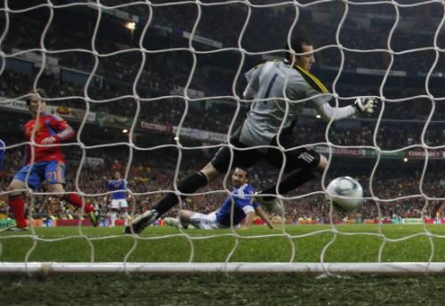 2011-02-092011-02-09t224019z_01_jmg09_rtridsp_3_soccer-friendly-spain_reuters