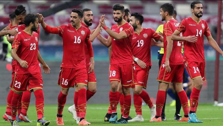 لاعبو منتخب البحرين