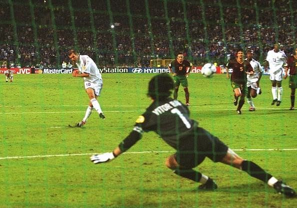 france-zidane-penalty-portugal-euro-2000-1441627266-800