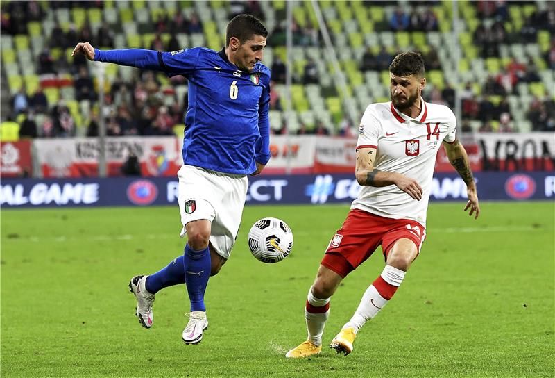 بولندا وإيطاليا