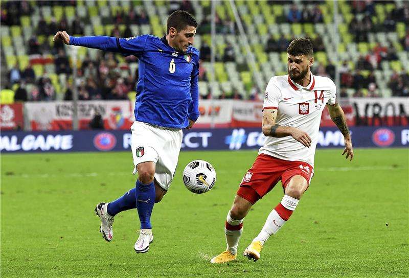 بولندا وإيطاليا