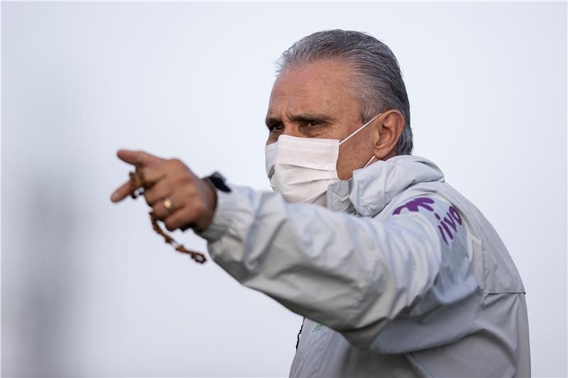 أدينور ليوناردو باتشي "تيتي"