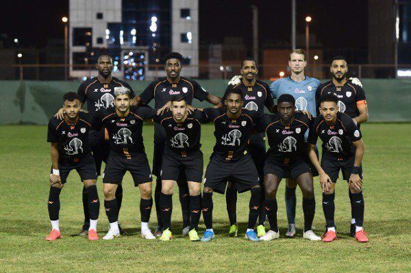 لاعبو الشباب 