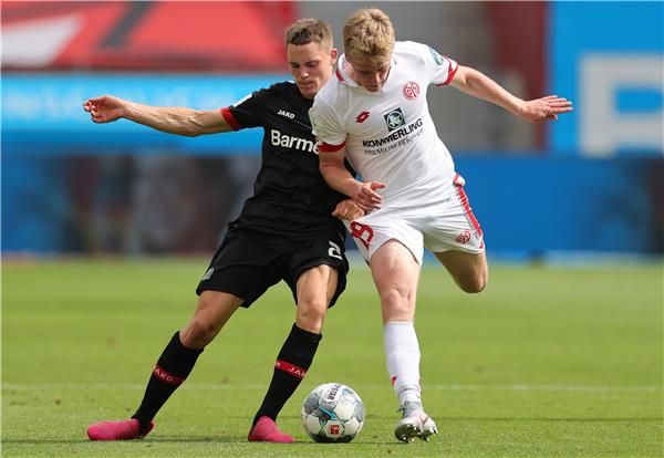 من مباراة سابقة بين ماينز و باير ليفركوزن 