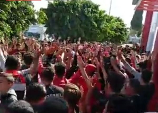 من الوقفة الاحتجاجية لجماهير النجم الساحلي 