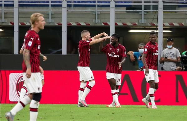 لاعبو ميلان