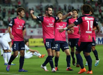 لاعبو سيريزو أوساكا