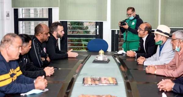 من الاجتماع