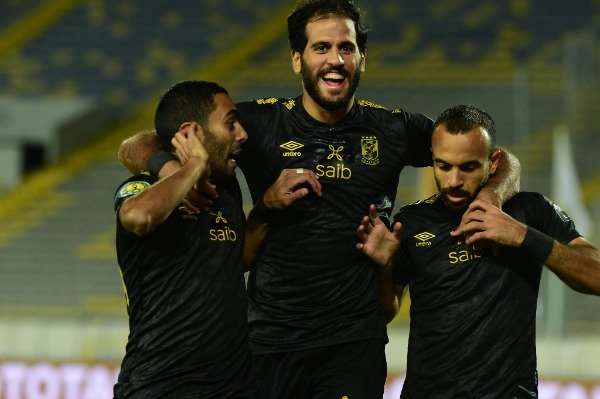لاعبو الأهلي