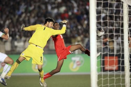 2011-02-122011-02-12t221919z_01_sud05_rtridsp_3_soccer_reuters