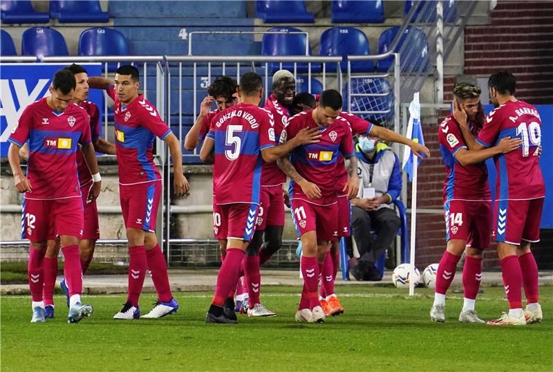 لاعبو إلتشي 