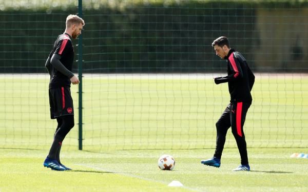 ميرتيساكر وأوزيل