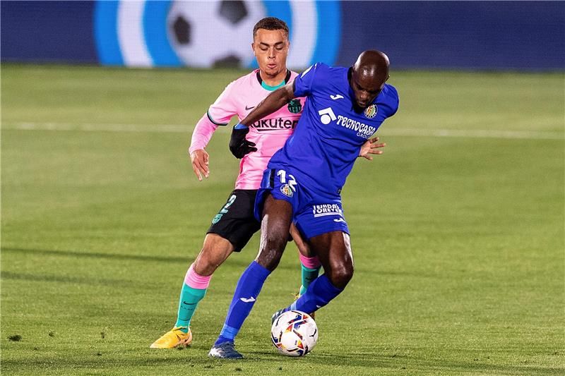 نيوم أمام برشلونة