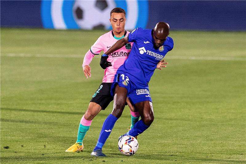 نيوم أمام برشلونة