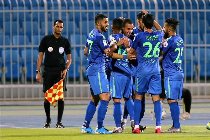 لاعبو الفتح 