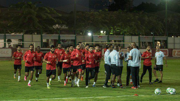 لاعبو الأهلي