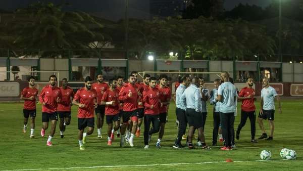 لاعبو الأهلي