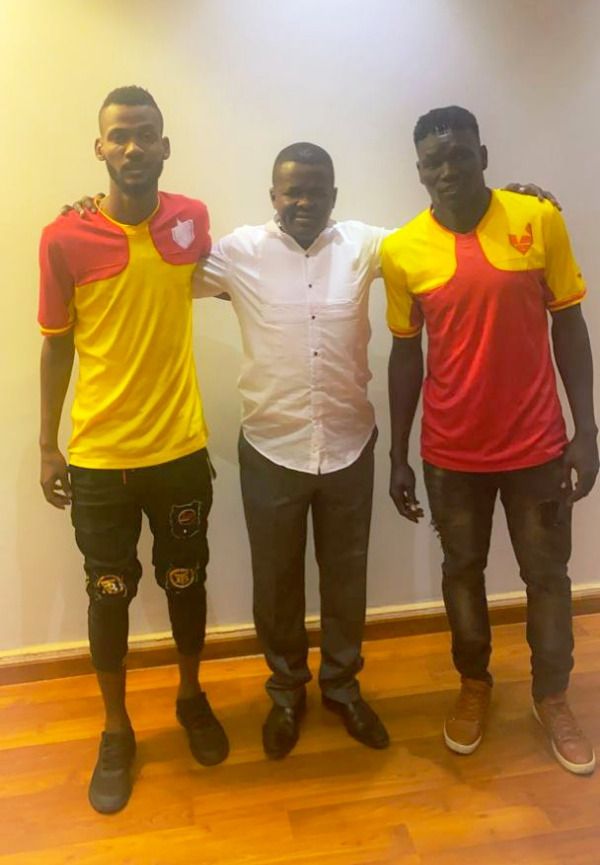 من تقديم اللاعبين