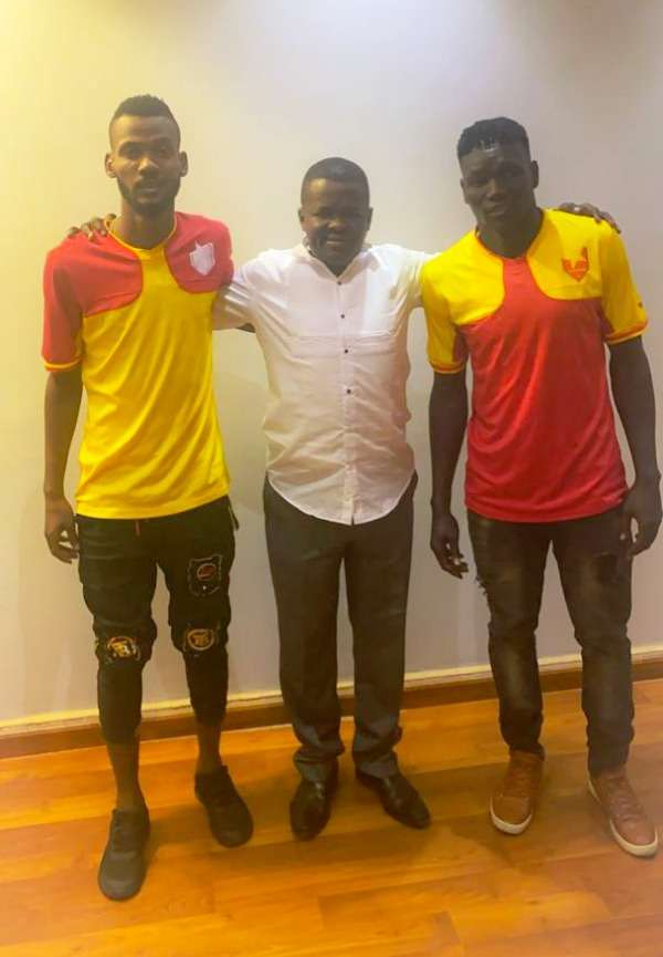 من تقديم اللاعبين